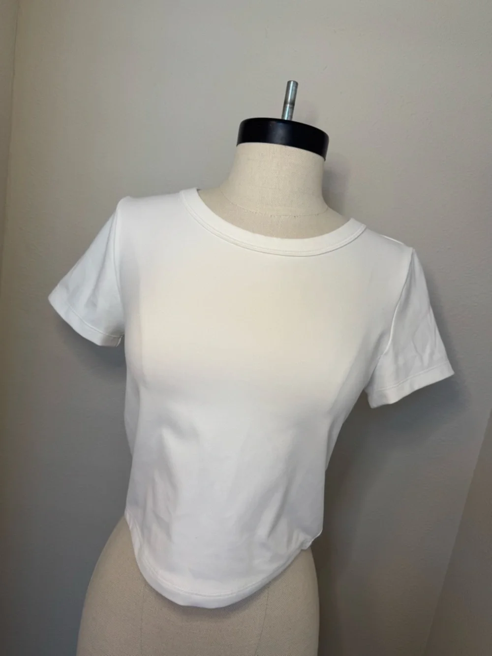 Nike White Short Sleeve Crop Tee - Picture 2 of 7